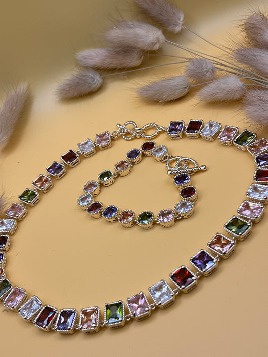 Berry bloom necklace and bracelet set.