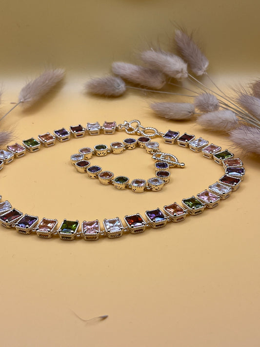 Berry bloom necklace and bracelet set.